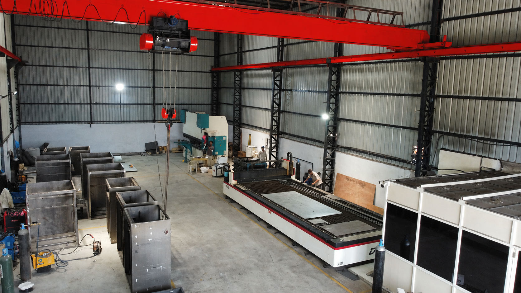 Fabronix Laser Tech fabrication facility — DNS fiber laser and press brake